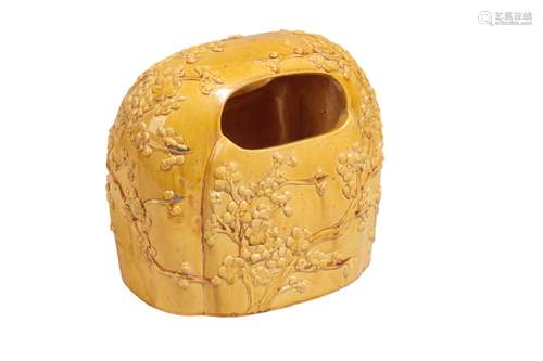 UNUSUAL AMBER-GLAZED 'PRUNUS' VESSEL, QING DYNASTY