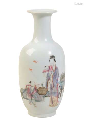 FINE FAMILLE ROSE BALUSTER VASE, REPUBLIC PERIOD