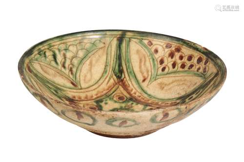 UNUSUAL SANCAI-GLAZED ISLAMIC BOWL, AFGHANISTAN 12TH CENTURY