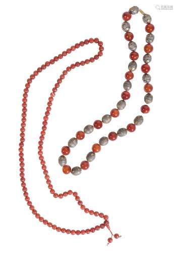 AGATE AND SILVER BEAD NECKLACE, YEMEN, 19TH CENTURY