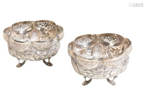 PAIR OF INDIAN SILVER SALTS, LATE 19TH / EARLY 20TH CENTURY