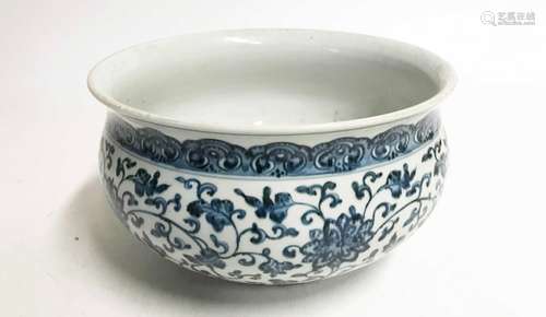 LARGE BLUE AND WHITE 'LOTUS' JARDINIERE, 20TH CENTURY