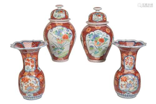 PAIR OF JAPANESE IMARI VASES, MEIJI PERIOD