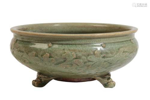 LARGE CELADON-GLAZE TRIPOD CENSER, MING DYNASTY OR LATER