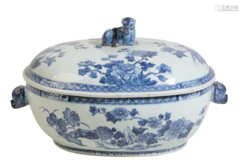 CHINESE EXPORT BLUE AND WHITE OVAL TUREEN AND COVER, KANGXI PERIOD