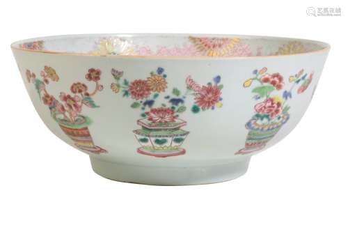 LARGE CHINESE EXPORT FAMILLE ROSE BOWL, QIANLONG PERIOD