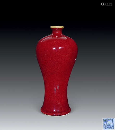 清 红釉梅瓶