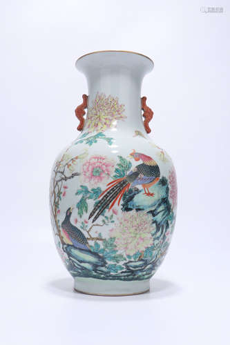 chinese qing dynasty famille rose porcelain vase