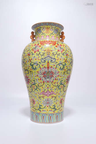 chinese famille rose porcelain binaural vase,qing dynasty