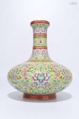 chinese qing dynasty famille rose porcelain bottle vase