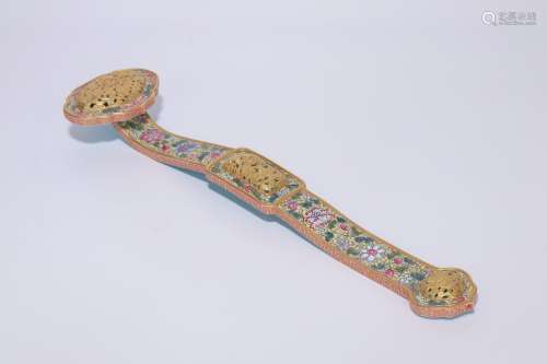 chinese famille rose porcelain ruyi scepter,qing dynasty