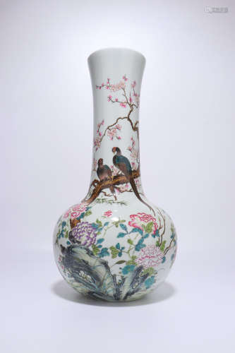 chinese qing dynasty famille rose porcelain bottle vase
