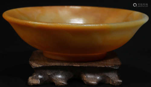 AN AGATE BOWL WITH NATURE PATTERN