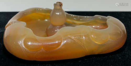 AN AGATE BRUSH WASHER SHAPED WITH LOTUS
