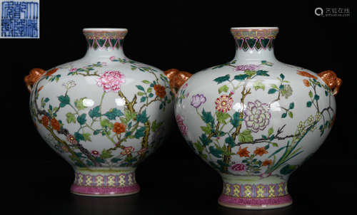 PAIR OF FAMILLE ROSE GLAZE VASE WITH FLOWER PATTERN