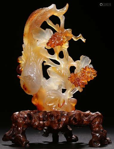 AN AGATE PENDANT CARVED WITH BIRD&FLOWER