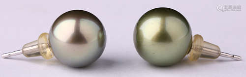 PAIR OF PEARL AND 14K GOLD EARRINGS