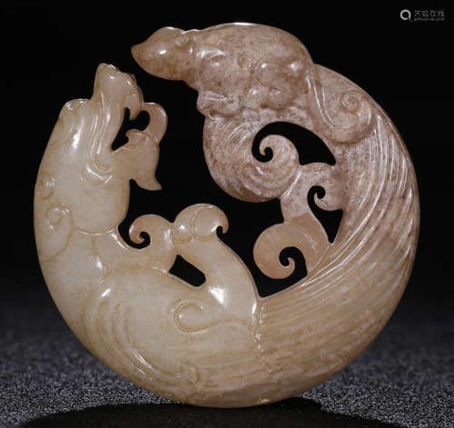 A HETIAN JADE PENDANT SHAPED WITH DRAGON