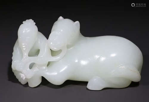 A HETIAN JADE HORSE PENDANT