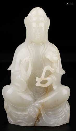 A HETIAN WHITE JADE GUANYIN BUDDHA STATUE