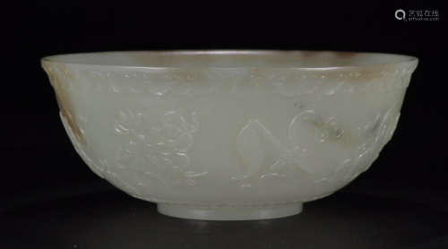 A HETIAN JADE BOWL CARVED WITH PATTERN