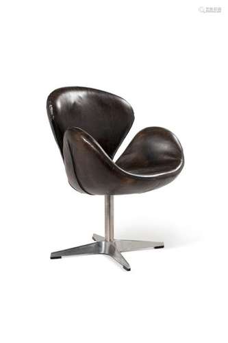 Arne JACOBSEN (1902 1971) Fauteuil 3320 