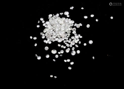 A parcel of loose, mixed round cut diamonds, 4.41ct