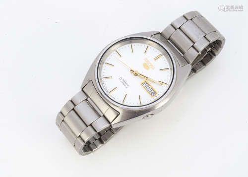 A c1980s Seiko 5 automatic stainless steel gentleman's wristwatch, 36mm, ref. 7009 - 463L, with