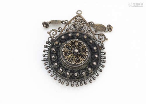 A late 19th/early 20th Century continental filigree target brooch, in white metal marked 830 to