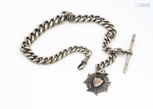 An Edwardian silver heavy curb link graduating watch chain, 91g, with Maltese style cross silver and