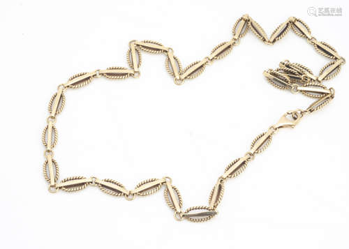 A 9ct gold oval linked chain, with a snap clasp, 53cm total, 22g