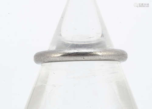 A platinum D shaped wedding band, ring size K, 4.2g