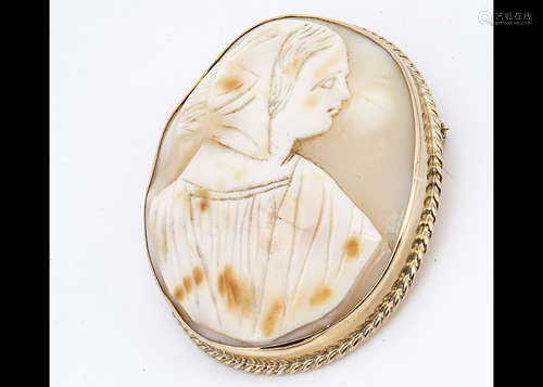 A 19th Century shell cameo oval brooch, of woman in bonnet within a 9ct marked gold mount, in box,