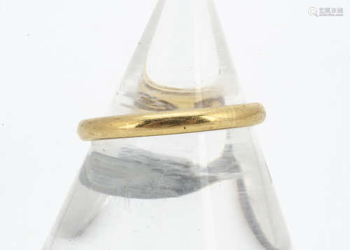 A 22ct gold D shaped wedding band, ring size L, 2.6g