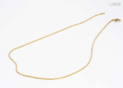 An 18ct gold fine linked necklace, 40cm, 5.2g