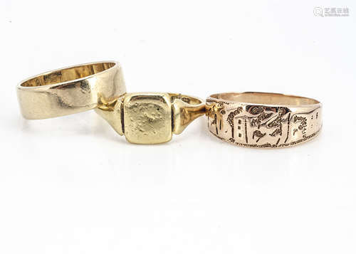 An 18ct gold lady's signet ring, 3.6g, ring size K (af to shank) and two 9ct gold bands, ring size L