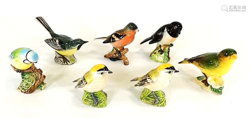 Seven Beswick pottery bird figures, Goldcrest 2415, Greenfinch 2105, Goldcrest 2415, Blue Tit 902,