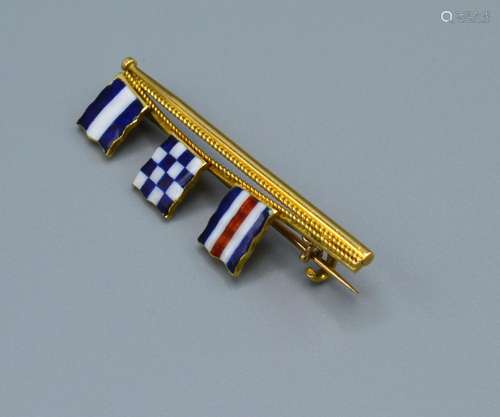 A 18ct Gold Tie Pin Enamel decorated with three flags, 4cm long, 5.4 grams