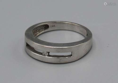 A 9ct White Gold Band Ring set with Single Diamond, Size P, 3.8 grams