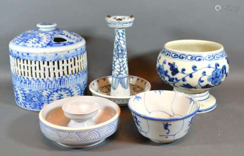 A Chinese Underglaze Blue Decorated Incense Burner together with four other similar items of Chinese
