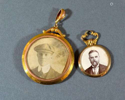 A 9ct Gold Locket together with another similar 9ct gold locket