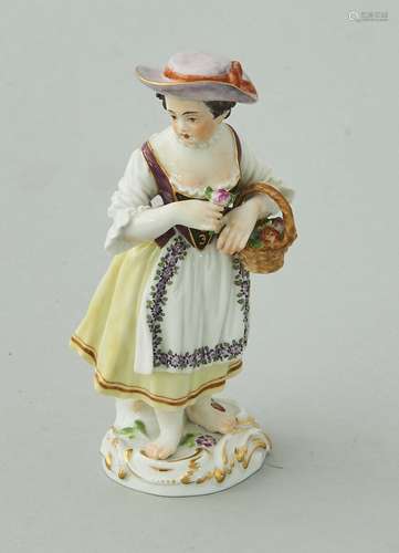 Meissenfigur Dame mit Blumenkorb