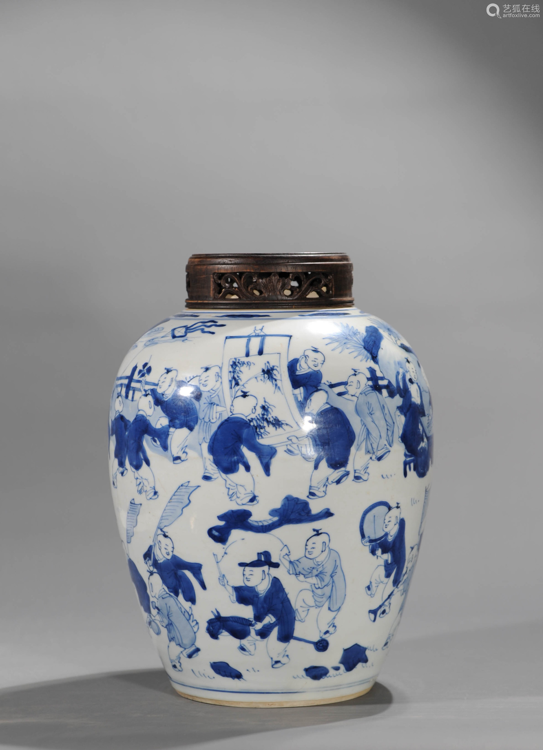 清康熙青花婴戏纹罐