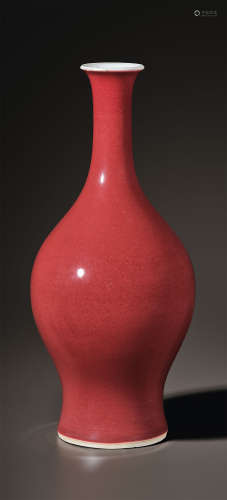 清康熙 霁红釉长颈橄榄瓶