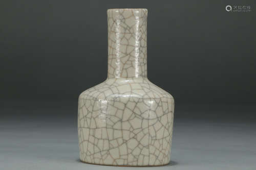 CHINESE GUAN-TYPE KILN VASE