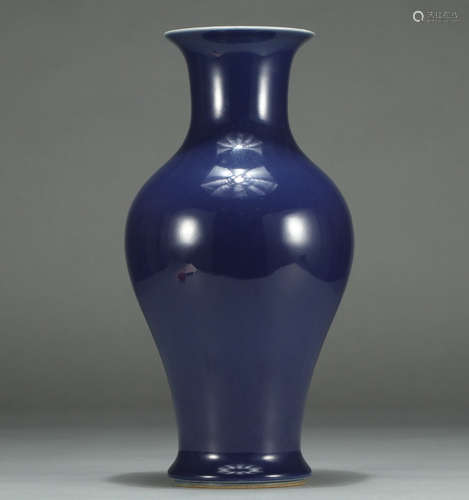 CHINESE JI-BLUE GLAZED VASE