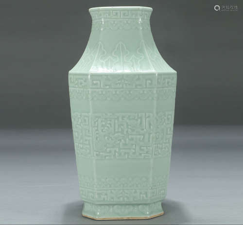 QIANLONG MARK, CHINESE FAMILLE ROSE VASE