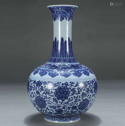 QIANLONG MARK, CHINESE BLUE & WHITE VASE