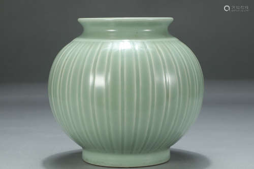 QIANLONG MARK, CHINESE CELADON JAR