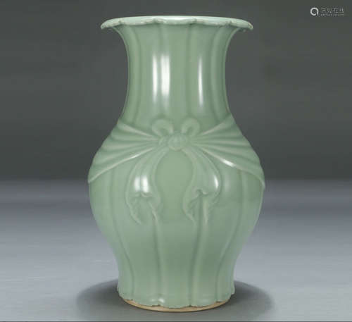 QIANLONG MARK, CHINESE CELADON VASE